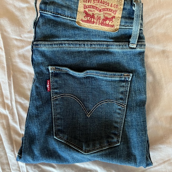 Levi’s High Rise Skinny Jeans 25”W 30”W - Picture 4 of 5